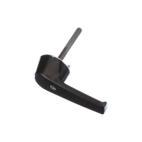 Poignées, serrures, charnières