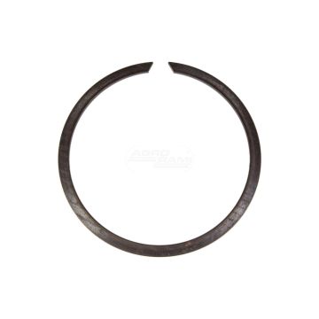 Pierścień sprężynujący osadczy